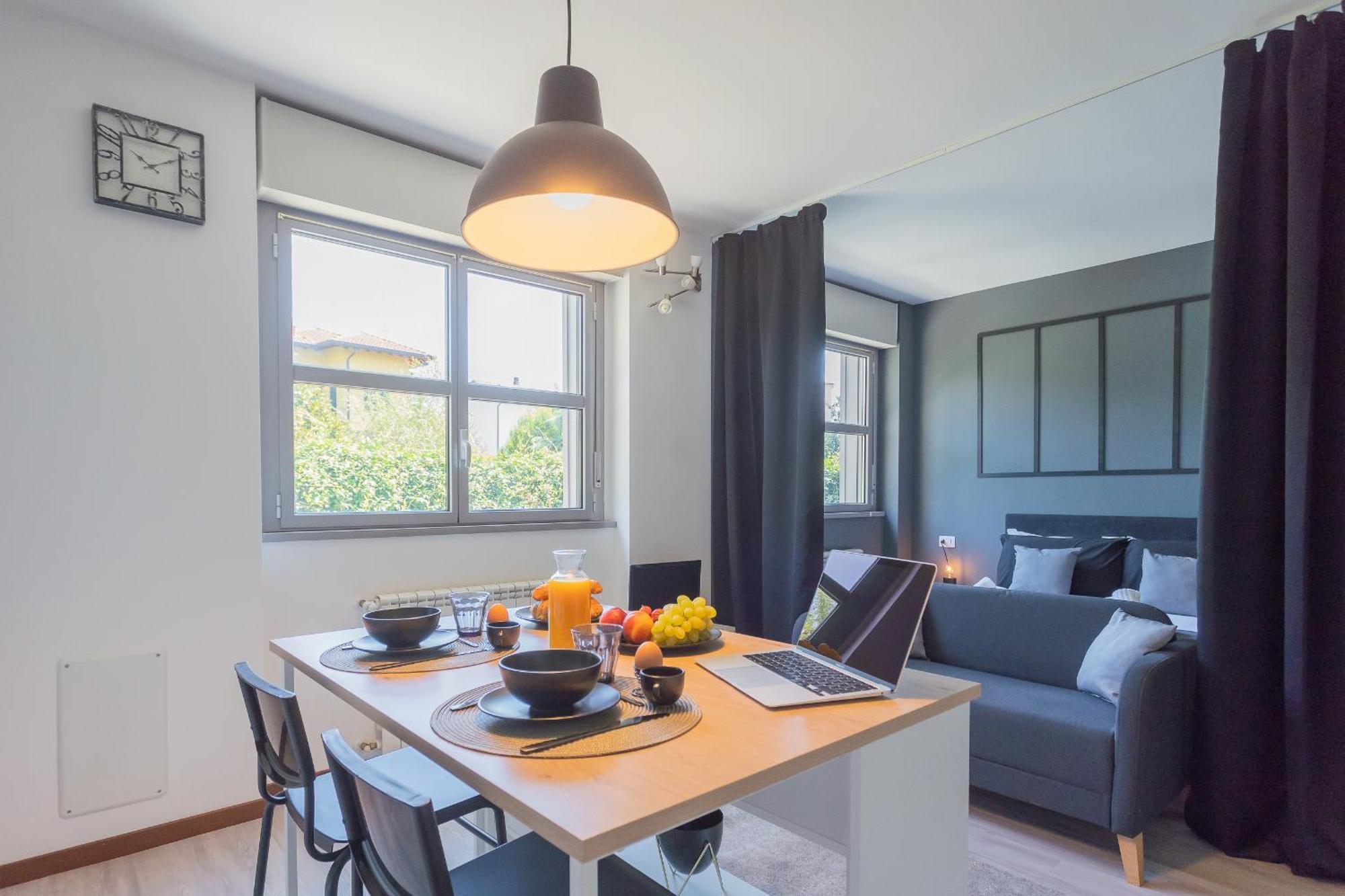 Black Loft Como By Rent All Como Dış mekan fotoğraf