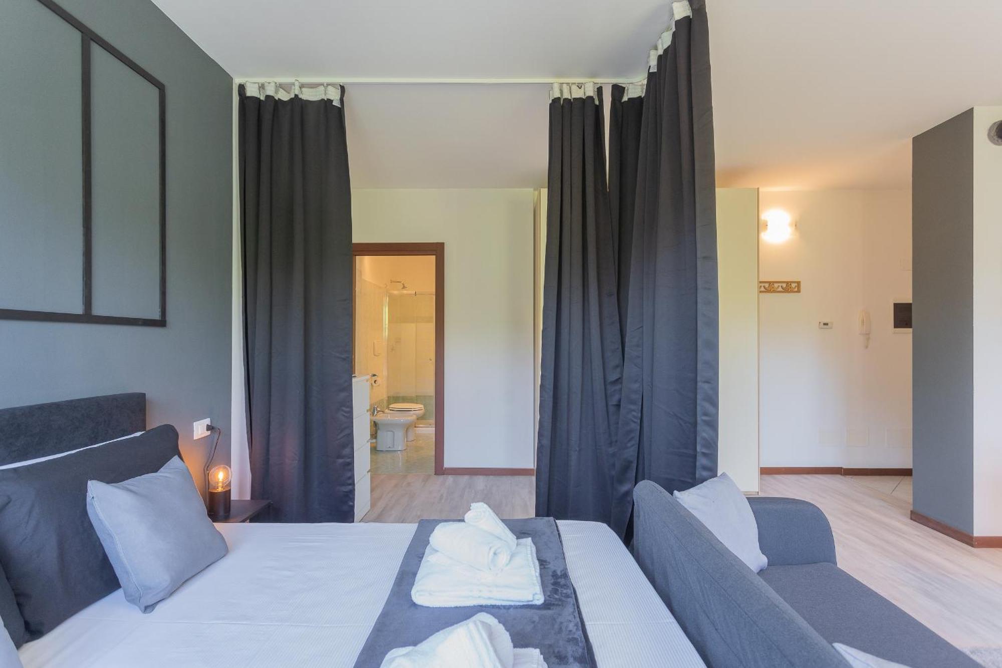 Black Loft Como By Rent All Como Dış mekan fotoğraf