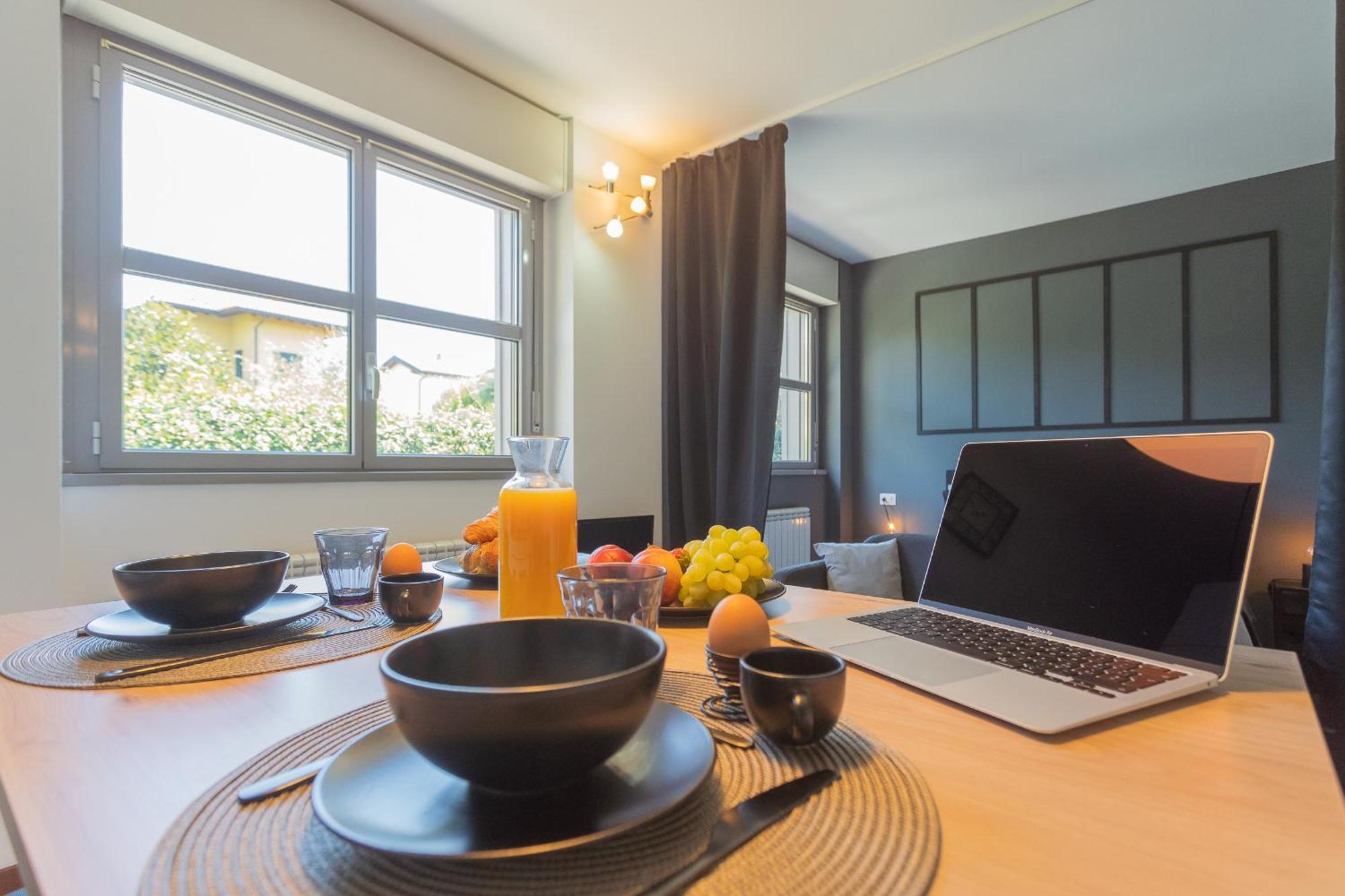 Black Loft Como By Rent All Como Dış mekan fotoğraf