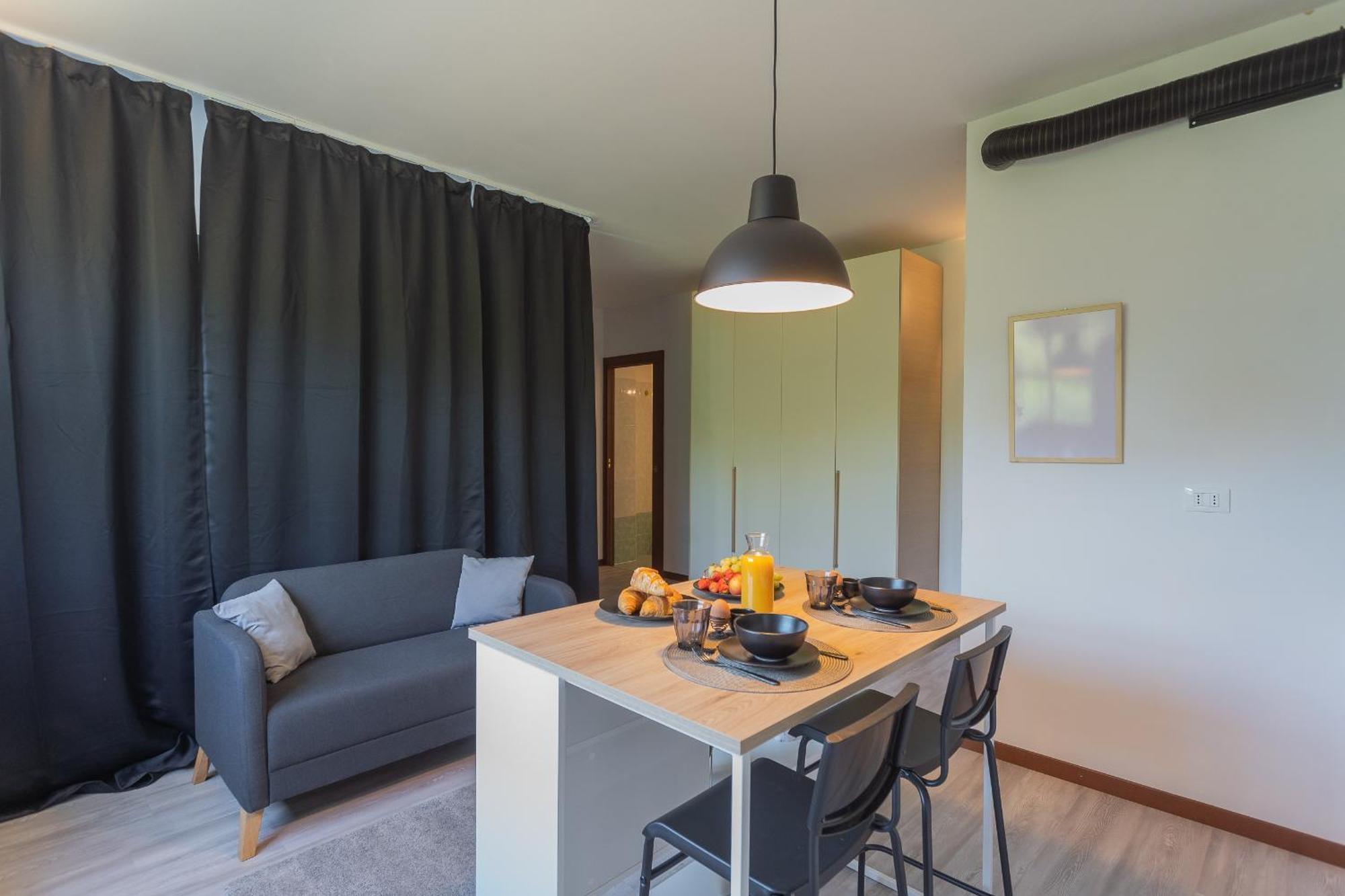 Black Loft Como By Rent All Como Dış mekan fotoğraf
