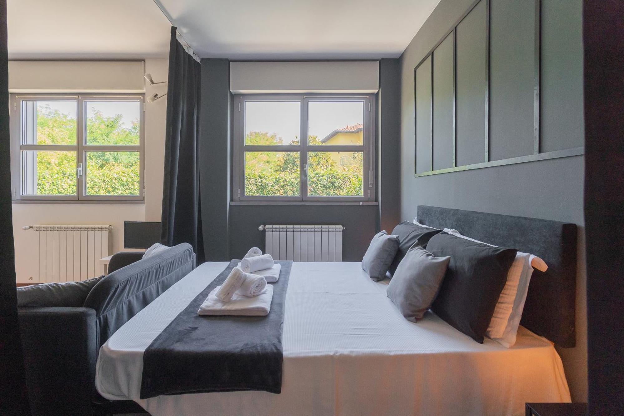 Black Loft Como By Rent All Como Dış mekan fotoğraf
